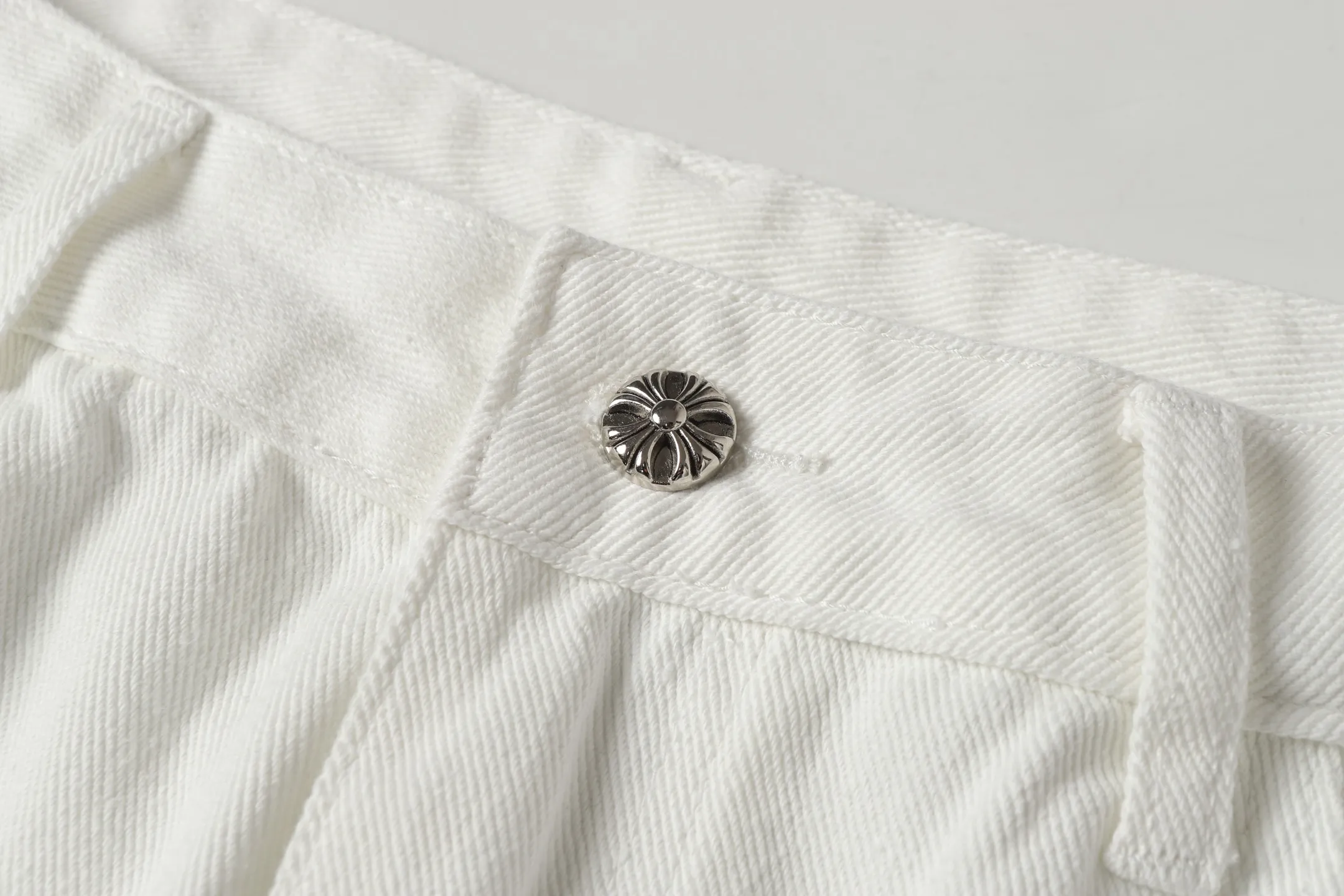 P270 Cross-border quantity model, please do not place an order if you are pursuing quality - Chrome Hearts/Chrome Hearts Cross✝️Applied leather embroidered washed jeans, trousers and casual pants -High weight, high density and high quality. The wool is soft, delicate and skin-friendly. It feels soft and silky. It has excellent warmth and skin-friendly properties. 28 30 32 34 36